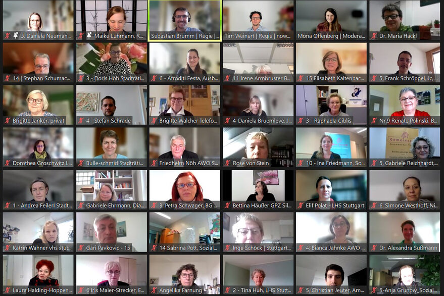 Videokonferenz: Auf dem Bildschirm sind verschiedene Gesichter zu sehen.