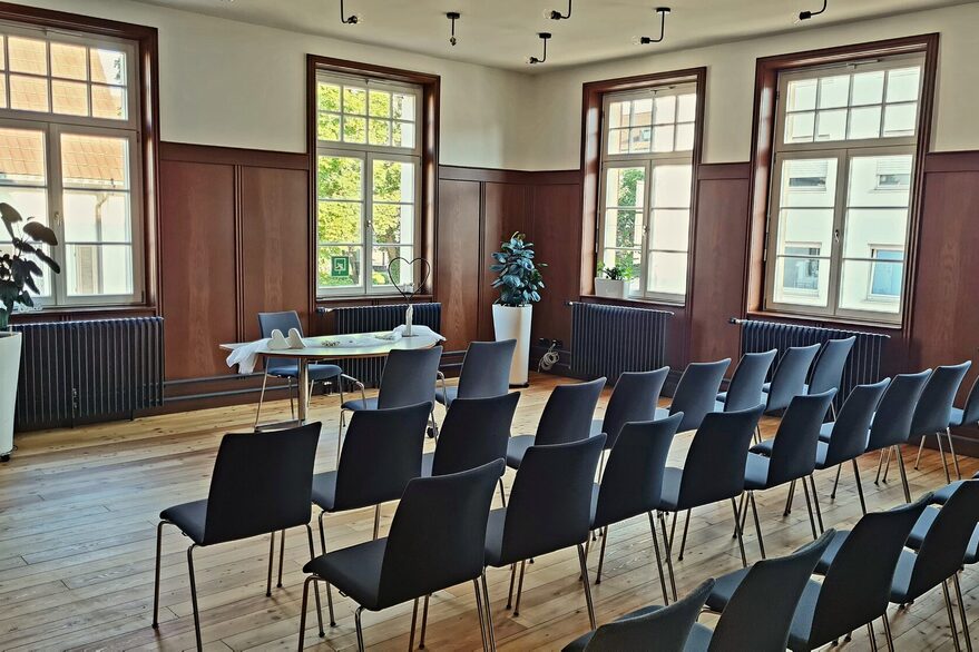 Stilvoll heiraten im historischen Trauraum des denkmalgeschützten Rathauses in Stuttgart-Stammheim