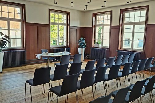 Stilvoll heiraten im historischen Trauraum des denkmalgeschützten Rathauses in Stuttgart-Stammheim