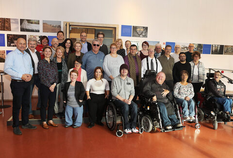 Gruppenfoto mit den Gründungs-Mitgliedern vom Beirat für Menschen mit Behinderung im Jahr 2019