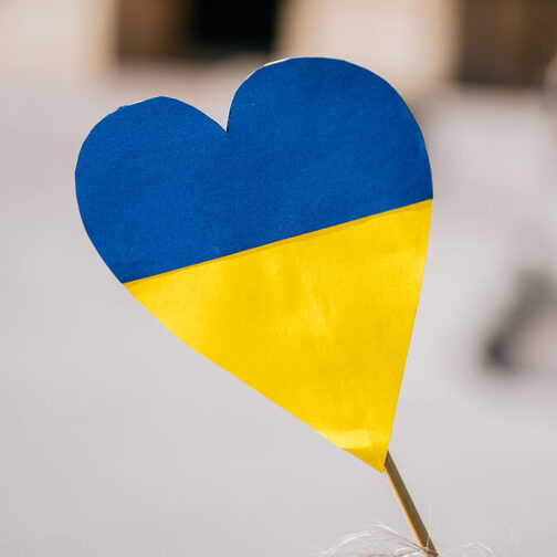 Flagge der Ukraine: Sie besteht aus einem blauen und einem gelben Streifen.