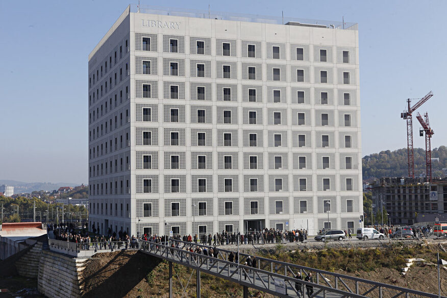 Die Stadtbibliothek am Mailänder Platz bei der Eröffnung 2011