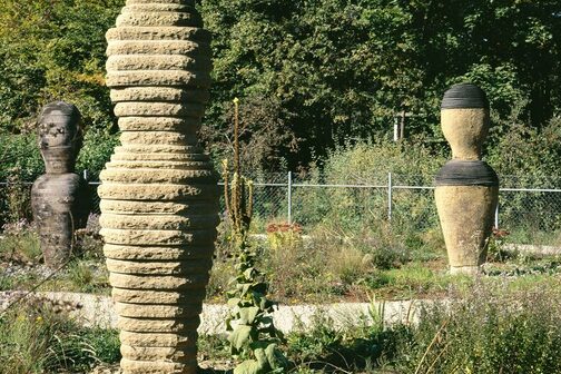 Plastik "Bienengarten" von Jeanette Zippel im oberen Teil des Wartberg-Parks
