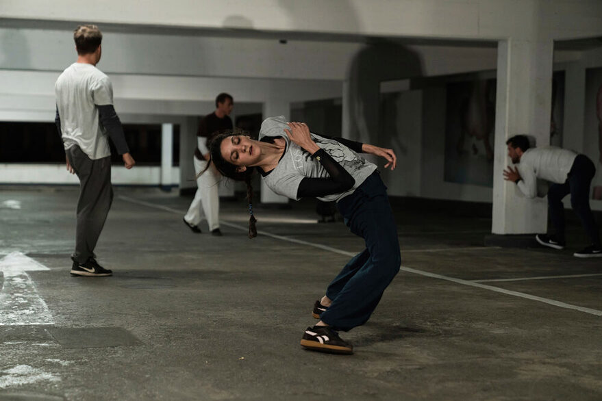 INTERVENTIONEN 2020 - Eine Tanzperformance der Freien Szene Stuttgart auf dem KULTURDECK im Parkhaus Züblin