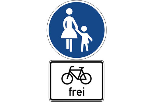 Verkehrsschild: Fußgänger mit Zusatzzeichen