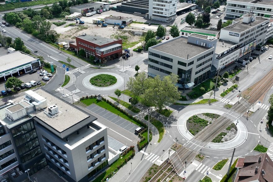 Luftbild zwei Kreisverkehr auf der neuen Hauptradroute 2