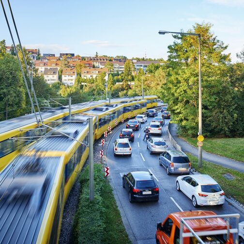 Mit der Nahverkehr am Stau vorbei.