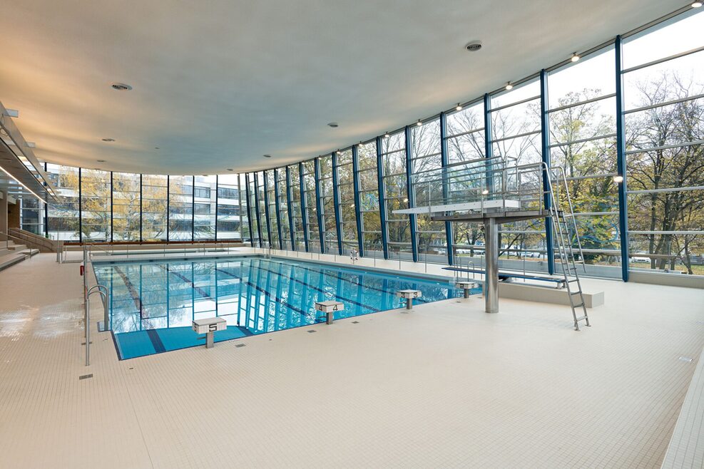Schwimmhalle nach Fertigstellung der Sanierung 2019