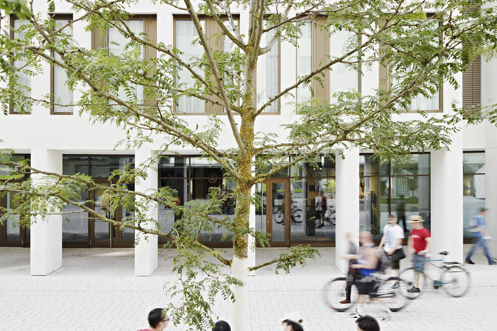 Töpferplatz mit neuem Belag und Stadtmobiliar