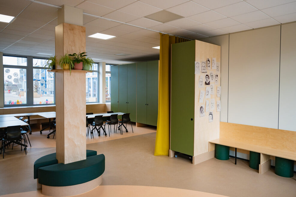 Blick in den Essens- und Aufenthaltsraum der Lernwerkstatt in Stuttgart-Weilimdorf.