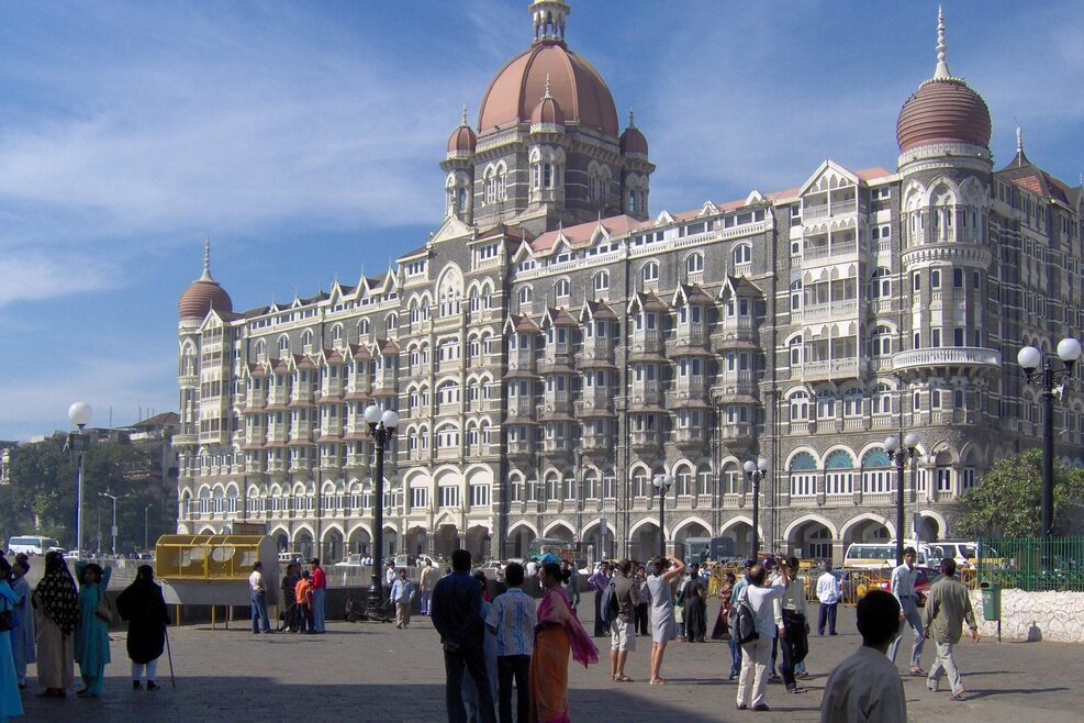 Außenaufnahme des Taj Mahal Hotels