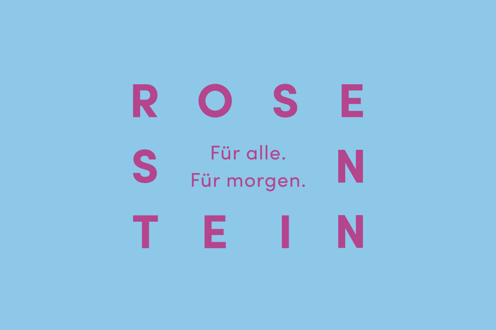 Eine farbige Kachel mit dem Logo und dem Claim zur neuen Marke: ROSENSTEIN – Für alle. Für morgen.: