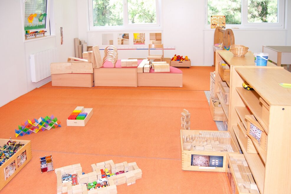 Die 3 bis 6-Jährigen finden zahlreiche Materialien zum Bauen und Konstruieren.