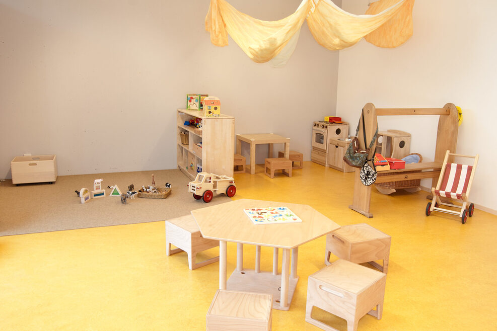 Der Kleinkindbereich mit einer Vielzahl an Spielsachen.