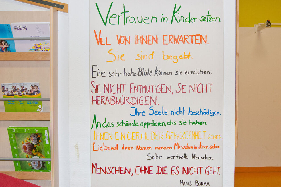 Flipchart mit Gedanken des Teams über Kinder.