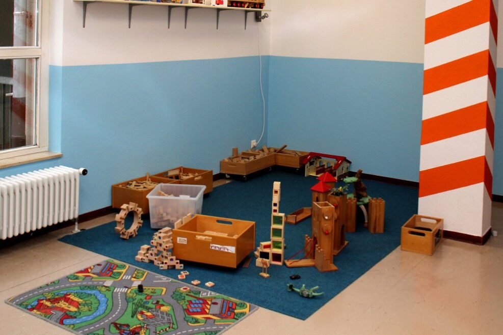 Viel Platz für kleine Bauwerke haben die Kinder im Konstruktionsraum.