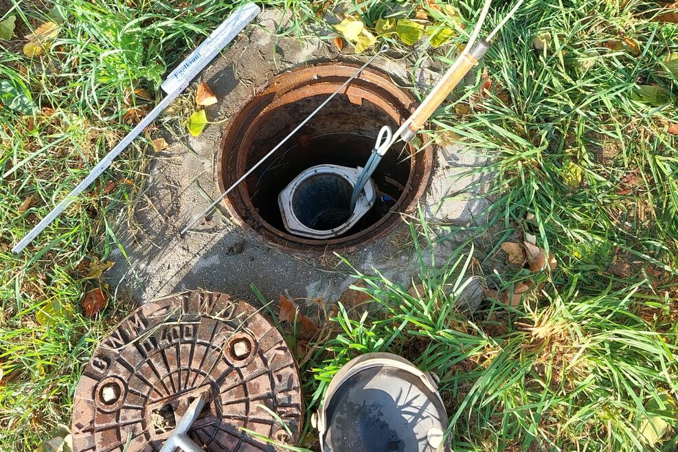 In Feuerbach wurden im Oktober und Dezember 2023 in 20 Grundwassermessstellen Datenlogger zur kontinuierlichen Messung der Grundwasserstände installiert.