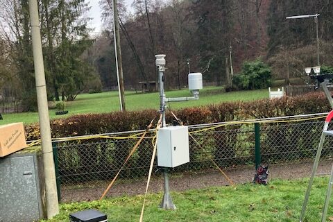 Außerdem wurde eine Wetterstation zur kontinuierlichen Messung der Niederschläge und Temperatur in Feuerbach installiert (Foto 2).