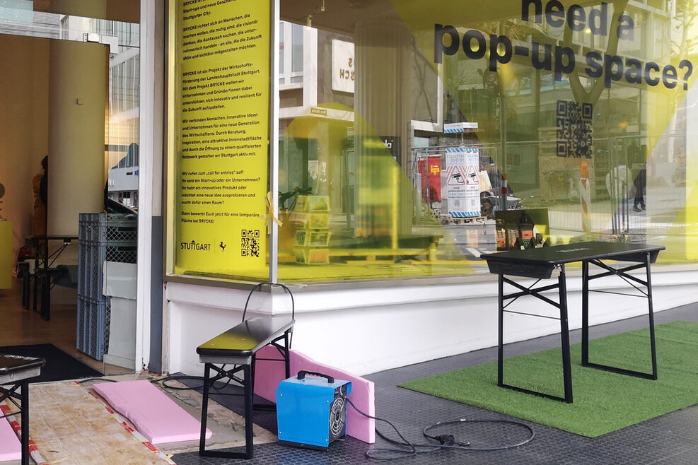 Blick in das Schaufenster eines Pop-Up-Space.