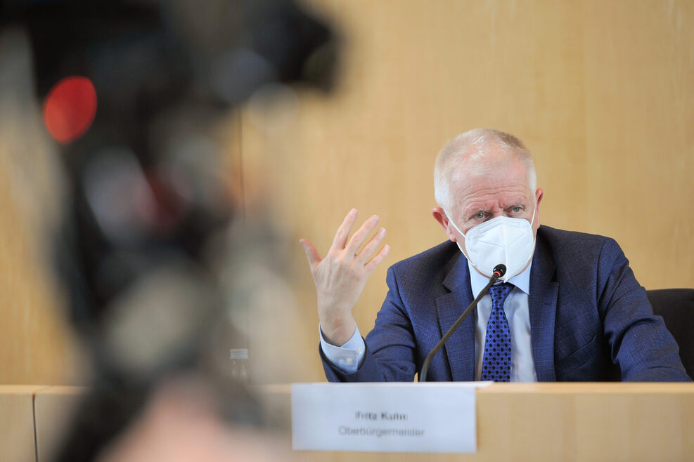 Zahlreiche Kamerateam begleiteten die Pressekonferenz.