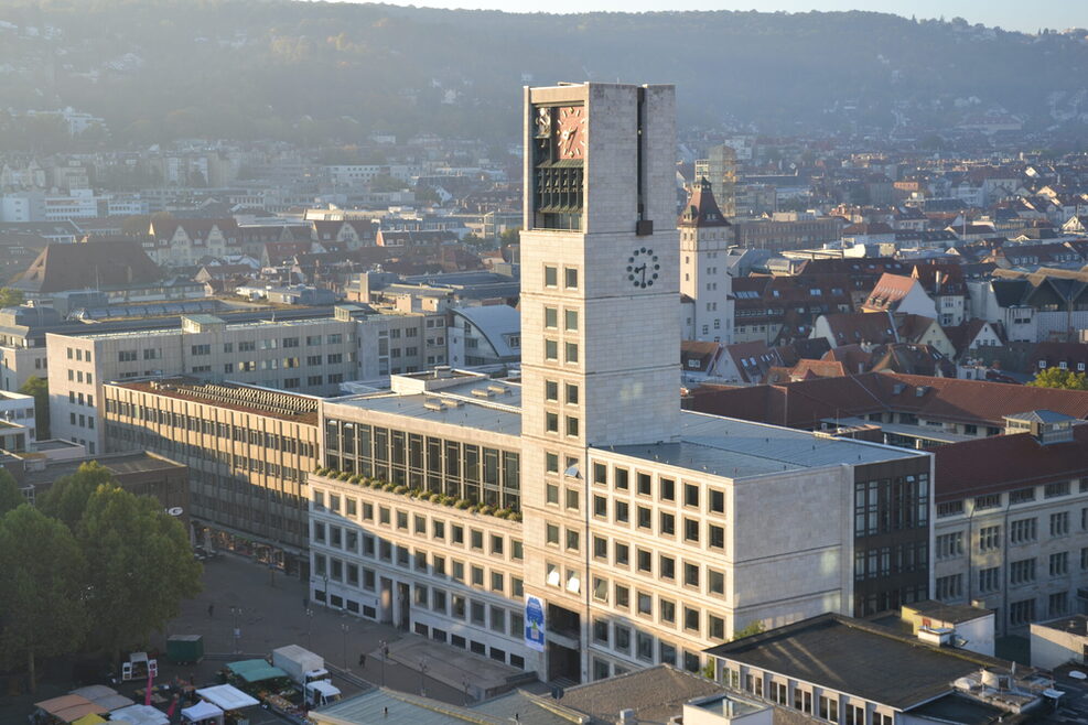 Luftaufnahme vom Stuttgarter Rathaus.