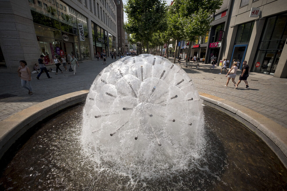 Pusteblumenbrunnen in der Königstraße Stuttgart