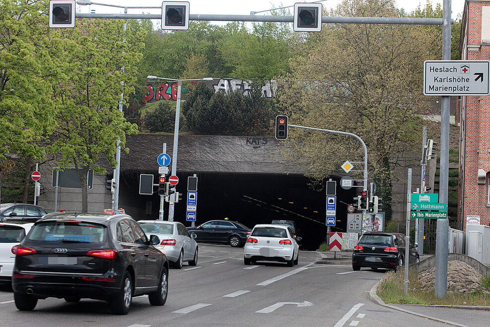 Der Heslacher Tunnel ist 2,3 Kilometer lang und einer der am stärksten befahrenen Gegenverkehrstunnel in Europa.