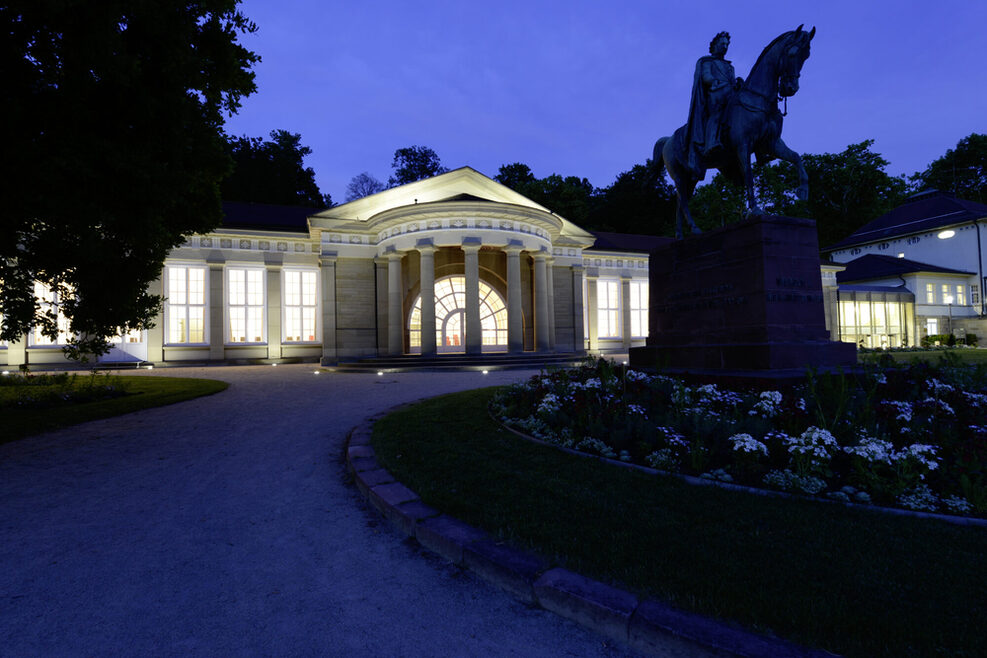 Außenansicht Kursaal Bad Cannstatt bei Nacht