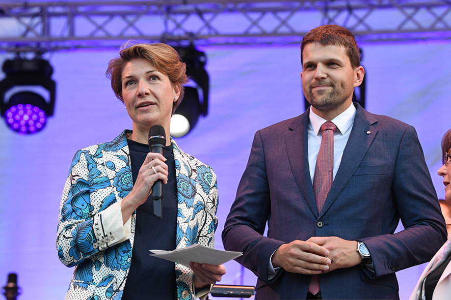 Bürgermeisterin Alexandra Sußmann und Petr Hladík