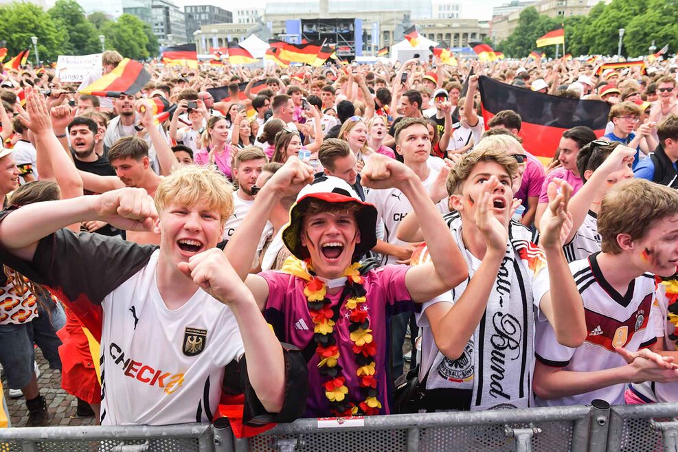 Hier jubelten auch die deutschen Fans über den Sieg der Nationalmannschaft im Vorrundenspiel gegen Ungarn.