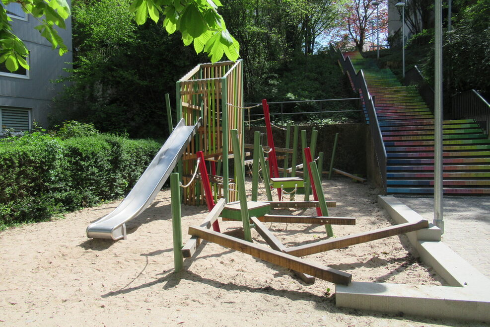 Spielplatz auf der dritten Ebene an der Danneckerstr