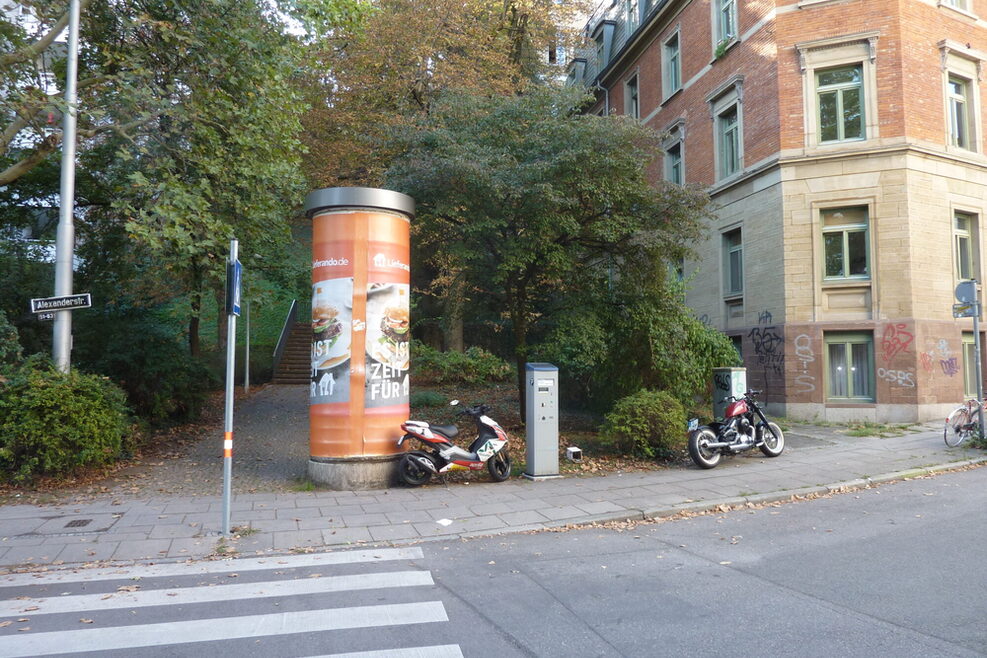 Übergang an der Alexanderstr