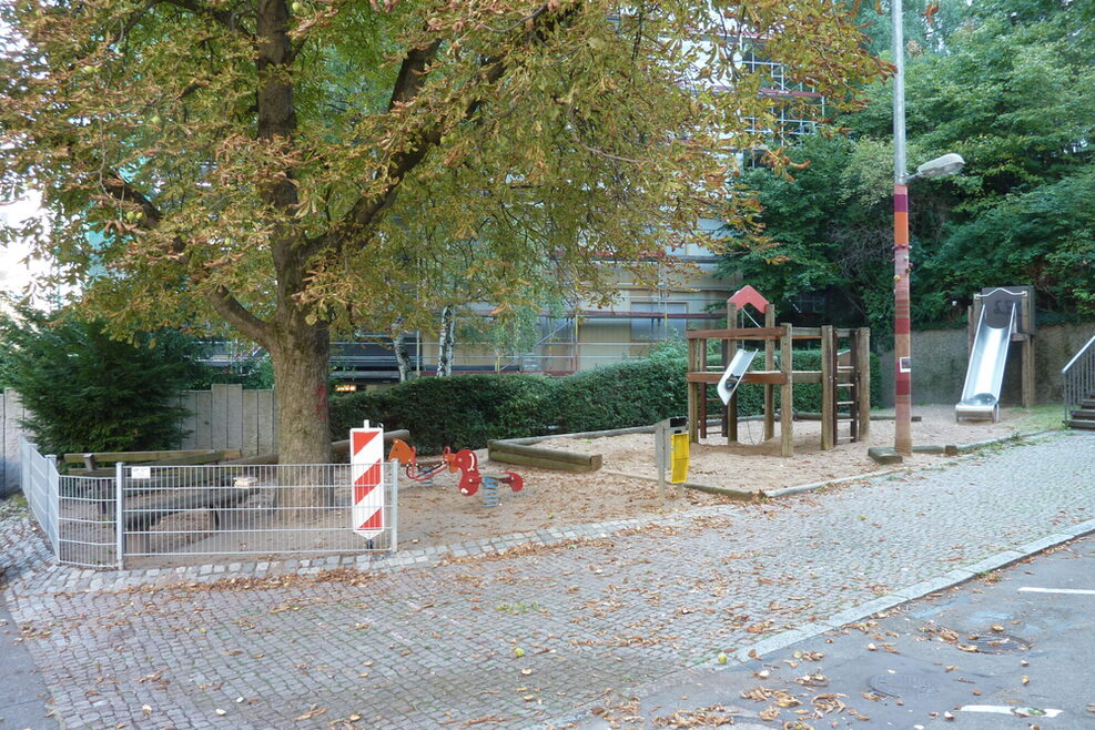 Spielplatz auf der dritten Ebene an der Danneckerstr