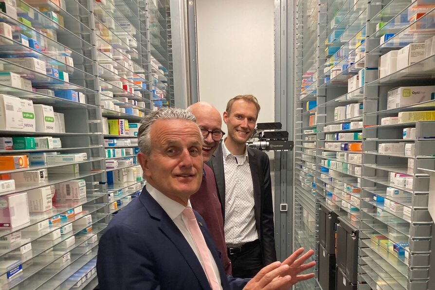 OB Nopper besucht die Bären Apotheke