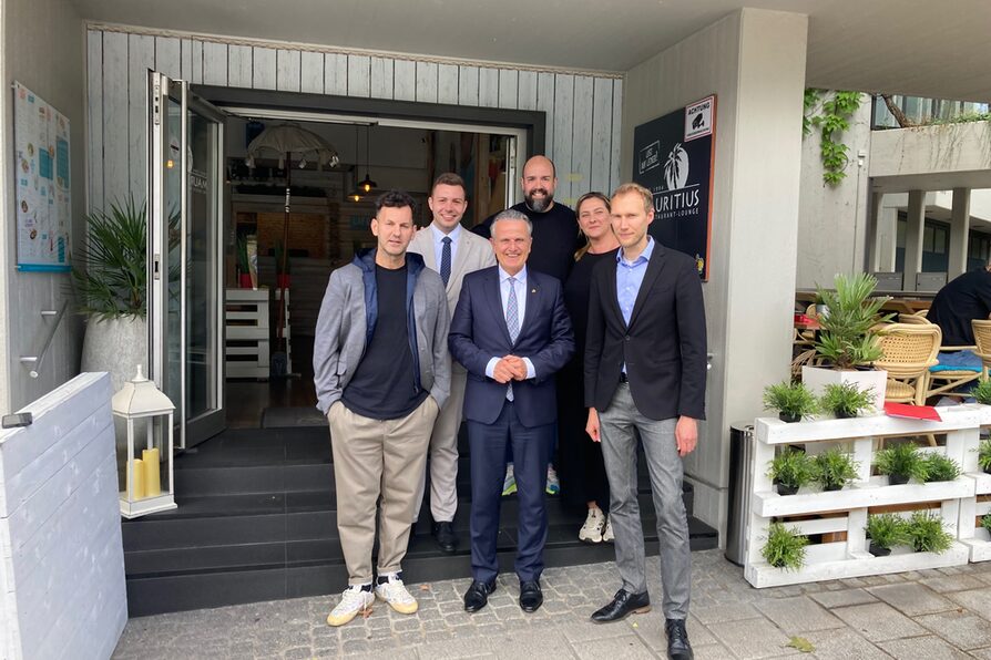 OB Nopper besucht Mauritius