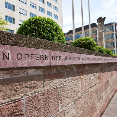 Denkmal für die Opfer der Justiz im Nationalsozialismus am Justizgebäude