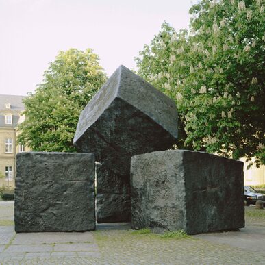 Elmar Daucher: Mahnmal für die Opfer des Nationalsozialismus, 1970