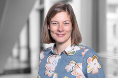 Dr. Annegret Warth-Shahlaei