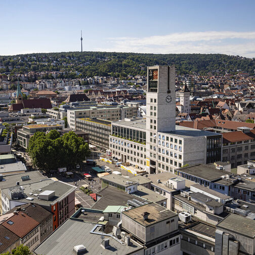 Luftaufnahme vom Stuttgarter Rathaus.