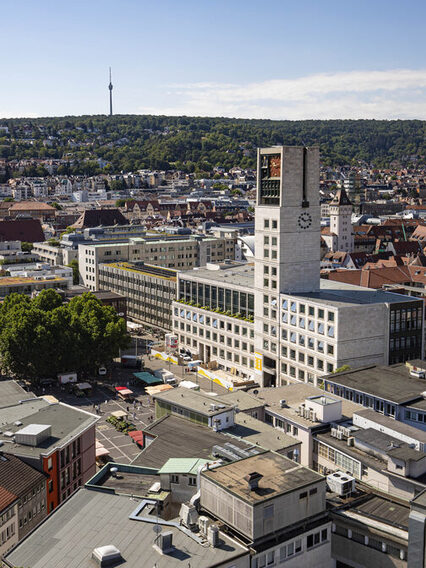 Luftaufnahme vom Stuttgarter Rathaus.