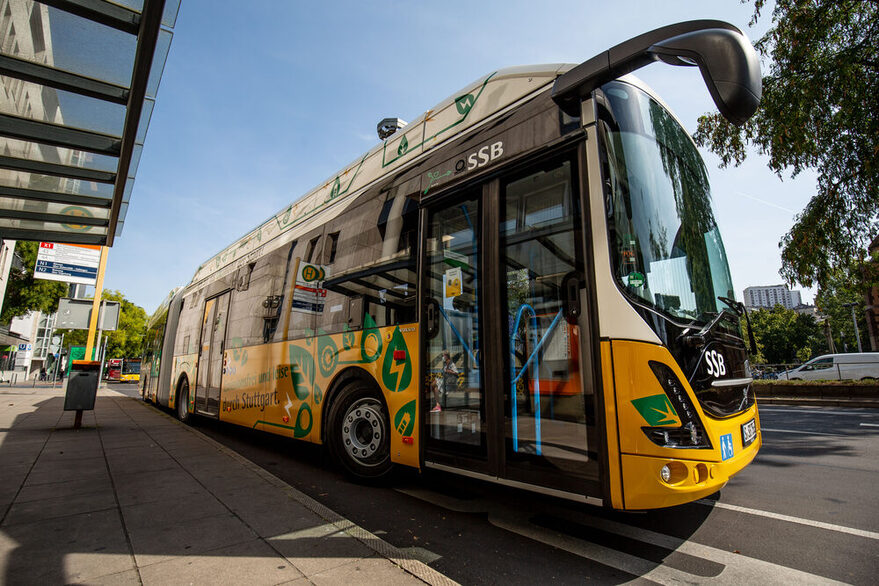 Ein Volvo E-Gelenkbus der SSB.