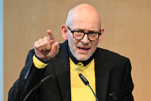 Der Fraktionsvorsitzende der FDP-Fraktion im Stuttgarter Gemeinderat, Dr. Matthias Oechsner, während der Stellungnahme zum Doppelhaushalt 2024/2025.