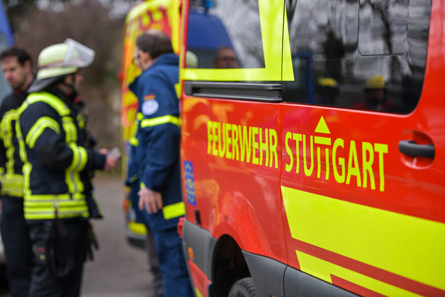 Feuerwehrleute und Feuerwehrauti