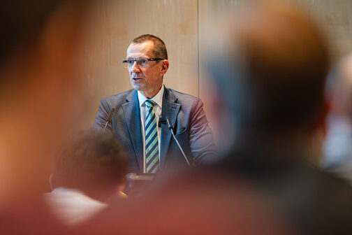 Alexander Kotz, Fraktionsvorsitzender der CDU im Gemeinderat der Landeshauptstadt Stuttgart, bei seiner Stellungnahme zum Doppelhaushalt 2026/2027 während der Allgemeinen Aussprache am 6. November 2025.