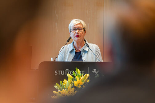 Rose von Stein, Fraktionsvorsitzende der Freien Wähler im Gemeinderat der Landeshauptstadt Stuttgart, bei ihrer Stellungnahme zum Doppelhaushalt 2026/2027 während der Allgemeinen Aussprache am 6. November 2025.