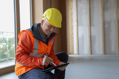 Bauingenieur auf Baustelle