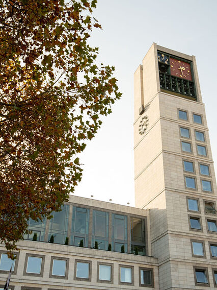 Auszubildende haben ihre Berufsausbildung bei der Stadtverwaltung Stuttgart begonnen.