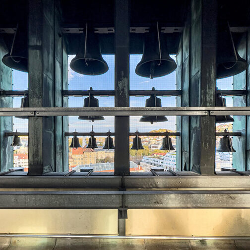 Das Glockenspiel im Stuttgarter Rathaus von innen.