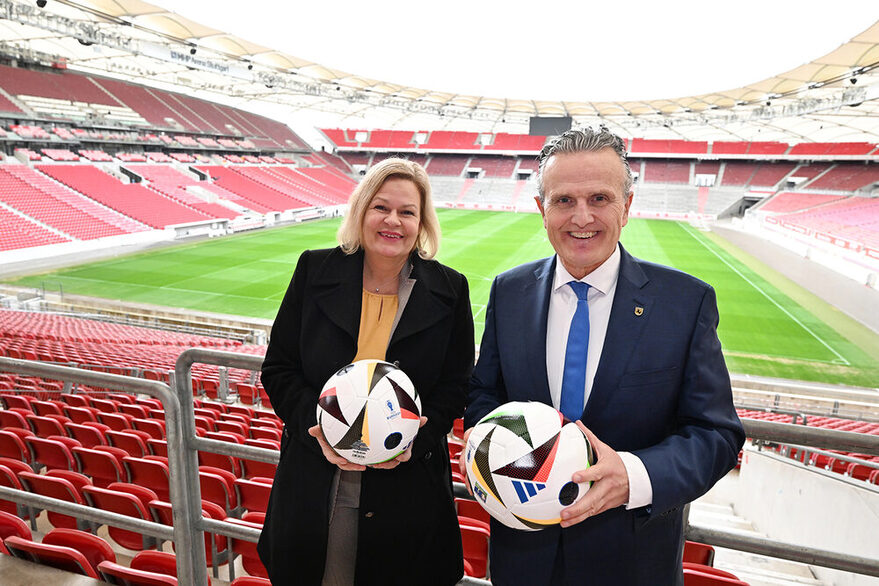Bundesministerin Nancy Faeser und OB Frank Nopper im Stadion