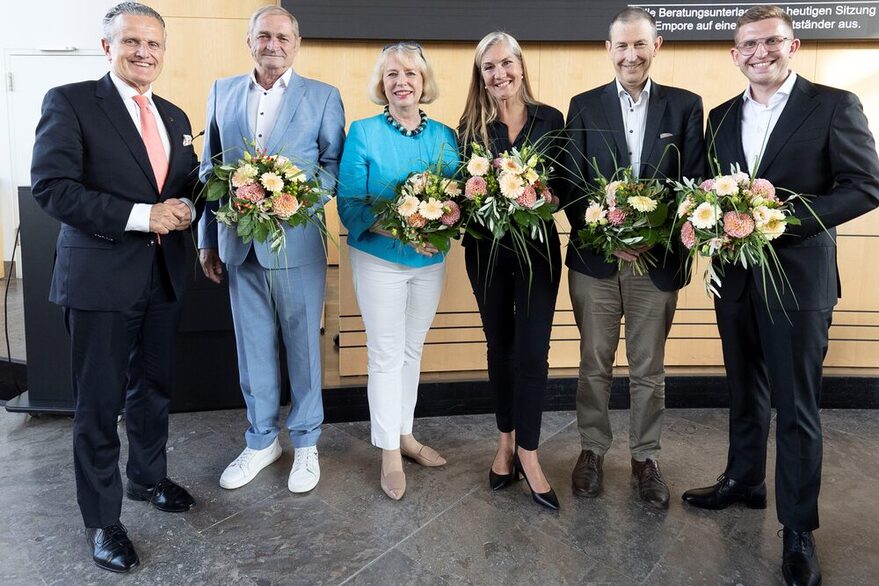 Gruppenbild OB Nopper mit allen neu gewählten Bezirksvorstehern